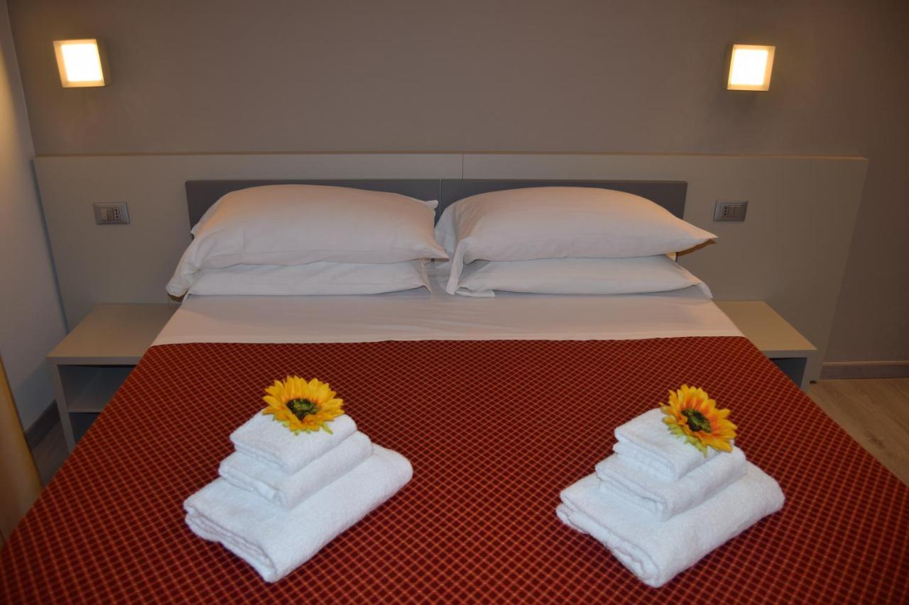 Orchidea Marina Apart otel Tirrenia Dış mekan fotoğraf
